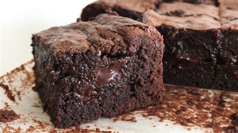 Senarai 5 resepi brownies yang anda mesti cuba. The Best Moist & Fudgy Brownies | Resepi Brownies Kedut ...