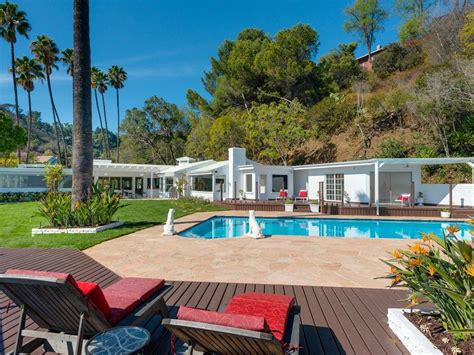 Houses for rent and vacation rentals in los angeles, ca. Rent William H. Macy And Felicity Huffman's LA Pad For ...