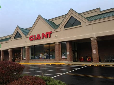 Giant food stores, established in 1936, is a retail company that specializes in grocery products. Giant Food Store - Grocery - Newtown Square, PA - Reviews ...