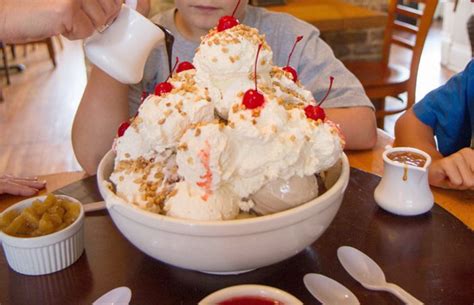 The Comfy Cow Louisville Ky The Comfy Cow Sundae Challenge From Americas 12 Biggest Most