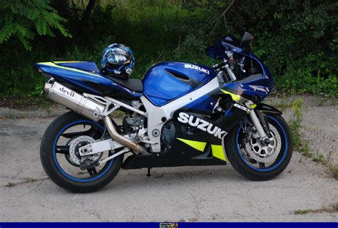 I sold my 2002 gsxr 600 and bought my current bike, a silver/white 2006 gsxr 600. 2001 Suzuki GSX-R 600: pics, specs and information ...