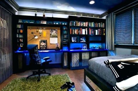 Like most of us, teenage boys need a space they can call their own. Room Decor for Teenage Guys Cool Rooms for Teenage Guys ...