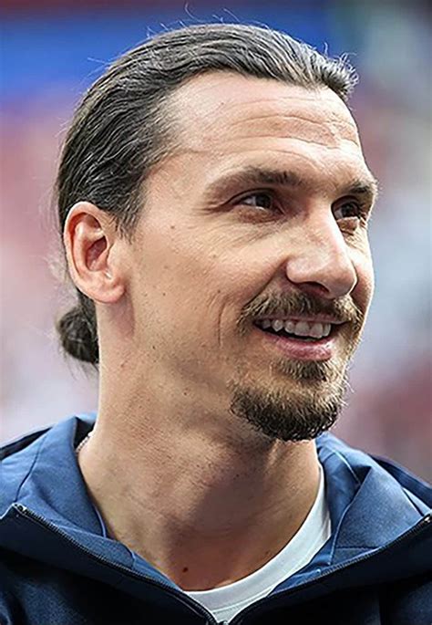 He received his first pair of football boots at the age of five and it was obvious even at this early age that he had the potential to become an extraordinary footballer. Zlatan Ibrahimovic. Famosos Nacidos Hoy, 3 De Octubre ...
