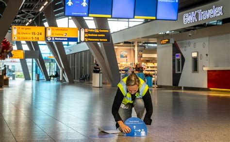 Een massale demonstratie tegen de coronamaatregelen op het malieveld in den haag is zondagmiddag uitgelopen op flink wat ongeregeldheden. Zeven passagiers Eindhoven Airport besmet met corona ...