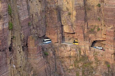 10 Strange Roads You Can Actually Drive On