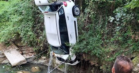 Foto Isola Dal Cortile Al Fiume Parcheggia Lauto E La Ritrova Nel