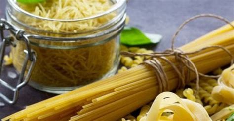 Mollica — mol·lì·ca, mòl·li·ca s.f. Spaghetti con alici e mollica di pane: ricetta - Lettera43 ...