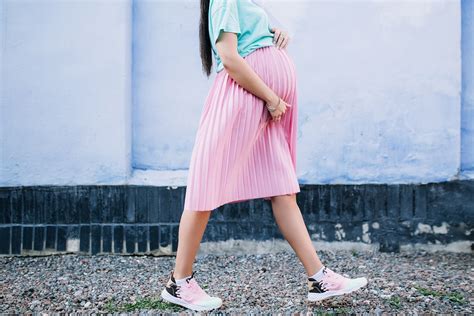 The 6 Best Supportive Shoes For Pregnancy