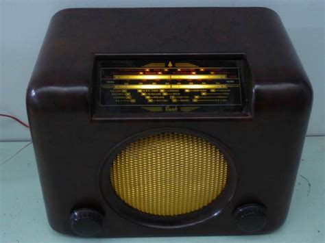 Vintage Brown Bakelite 1950s Bush Dac90a Radio Electro Props Hire