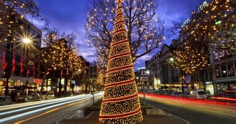 Christmas Decorations From Around the World | Most beautiful places in