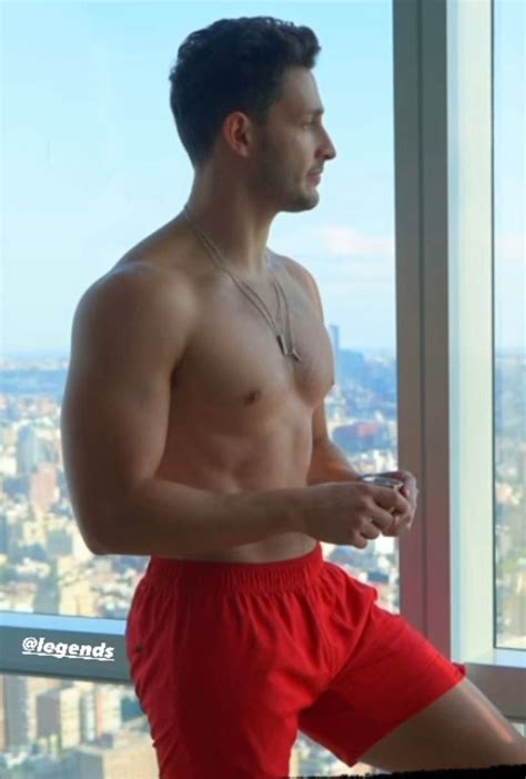 Doctor Mike Varshavski Shirtless Shirtless Men Hot Doctor Beautiful