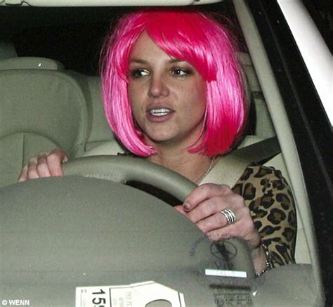 Britney S Bizarre U Turn Singer Flips At Paparazzi Before Taking
