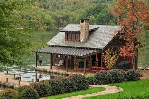 75 Modern Lake House Exterior Designs Decorapartment Cabins And