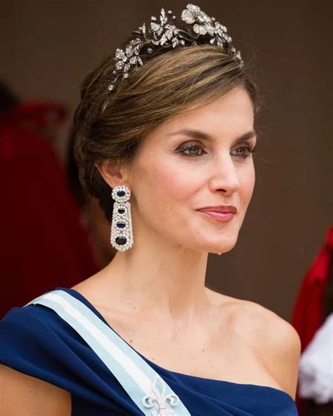 Queen Letizia Queen Of Spains Stunning Jewellery Collection As She