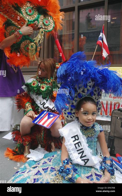 New York City Usa Beauty Queens At The Puerto Rican Parade Stock