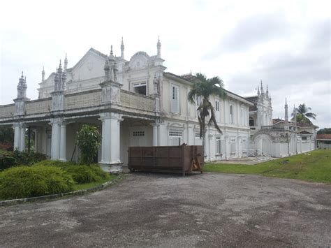 WARISAN RAJA & PERMAISURI MELAYU Istana Bandar dan Masjid DiRaja