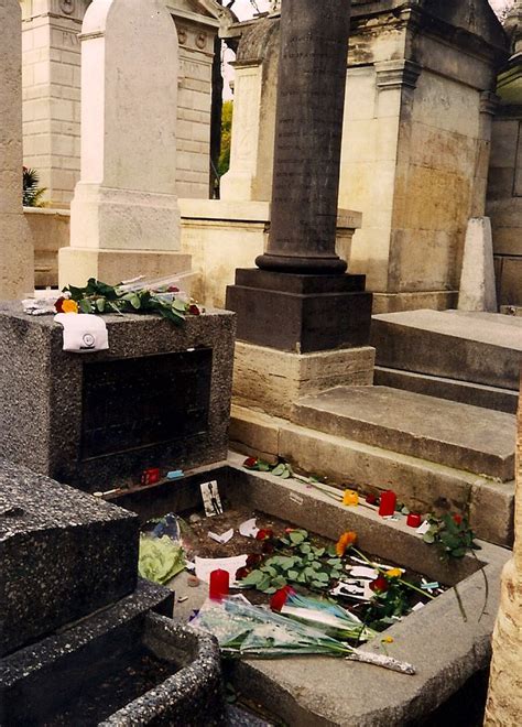 Cimetiere Du Pere Lachaise 20th Arrondissement Paris Jim Morrisons