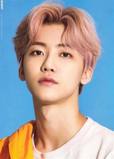 His family consists of mother, father, and an older sister (born 1988). Profil NCT, Biodata dan Fakta Member - Indofankor