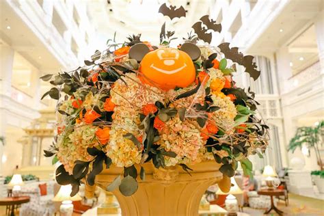 A Touch Of Halloween Added To The Florals At Disneys Grand Floridian