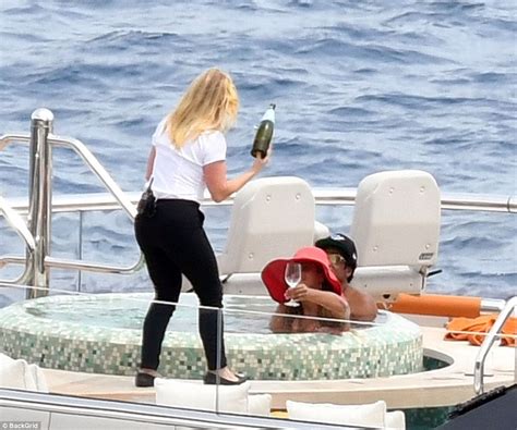 Beyoncé And Jay Z Enjoy A Relaxing Afternoon On A 180million Luxury Yacht Photos Yabaleftonline