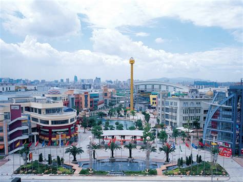 New South China Mall 新华南mall Dongguan