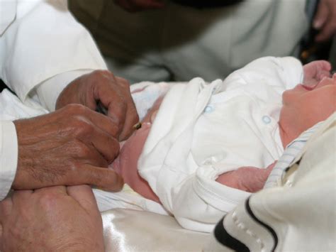 Nyc Requires Consent Form For Controversial Ultra Orthodox Circumcision Rite Cbs News