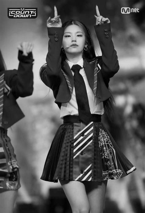 Yeji Itzy Icon Black And White Kpop