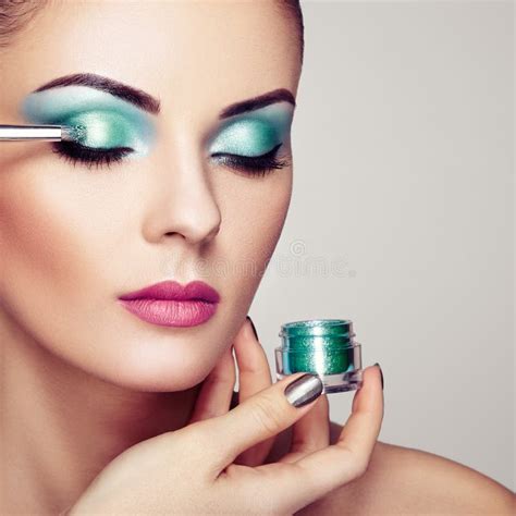 Makeup Artist Applies Eye Shadow Stock Image Image Of Fashion Hair