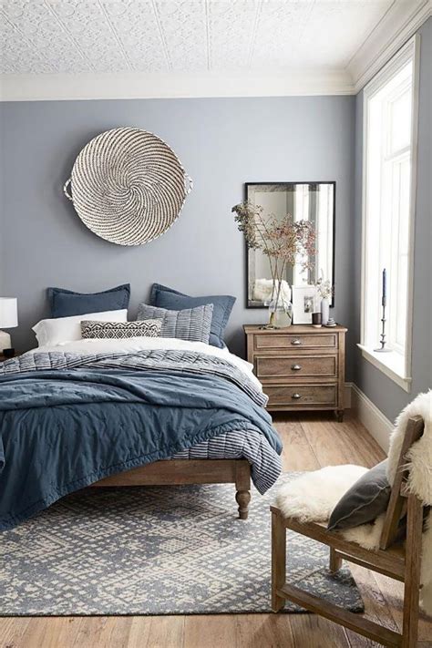 As the most intimate room in your home, your bedroom should reflect your personality. Small Master Bedroom Ideas | RC Willey Blog
