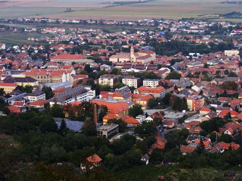 Satoraljaujhely — sátoraljaújhely hilfe zu wappen … kleingebiet sátoraljaújhely — das kleingebiet sátoraljaújhely ˈʃaːtorɒljɒuːjhɛj (ungarisch sátoraljaújhelyi kistérség) ist eine ungarische. Sátoraljaújhely | A Tátrától a Tiszáig