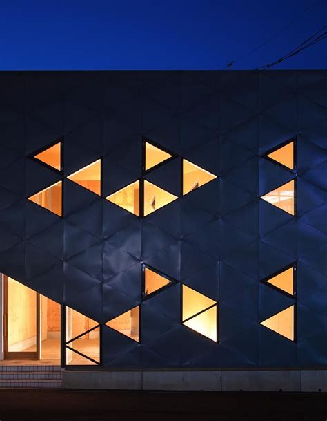 Dabura Patterns Commercial Building Full Of Triangles In Japan Window