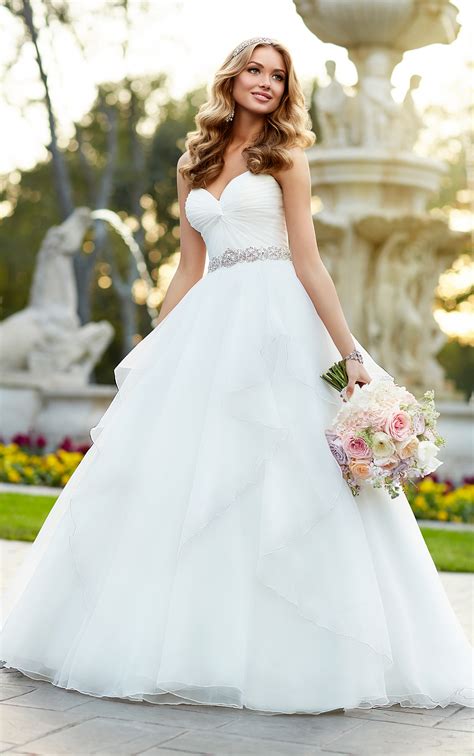 The dress of your dreams is just one click away! Strapless Organza Ball Gown Wedding Dress | Stella York