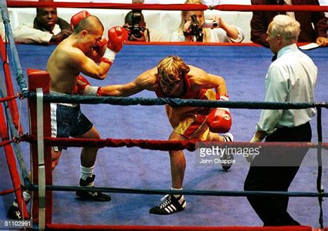 Loi Chow Fight Photos And Premium High Res Pictures Getty Images