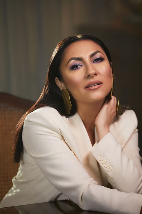 The technology is incredibly complex, as we know that a film set is an incredibly demanding environment. Vina Mea - Andra