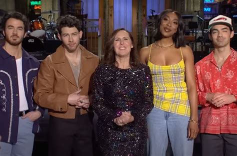 Jonas Brothers Molly Shannon Star In Snl Promo Clip Watch