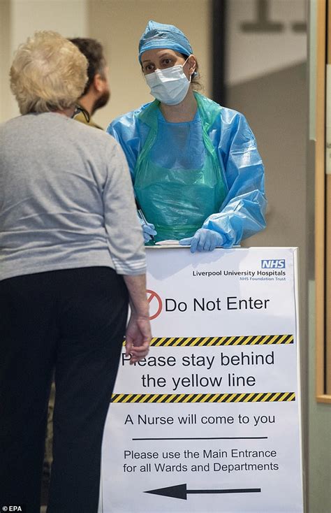 Nhs Nurse Writes Desperate Letter Pleading For Ppe They Need During