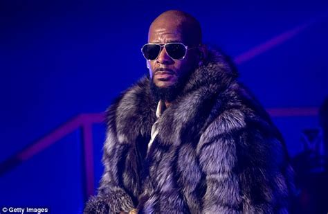 r kelly accused of sex obsessed cult daily mail online