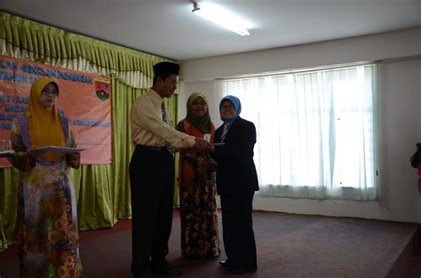 Senarai sekolah menengah terbaikdi malaysia berikut berdasarkan pencapaian keseluruhan sijil pelajaran malaysia. Sekolah Menengah Sains Rembau: Karnival Bahasa Melayu ...