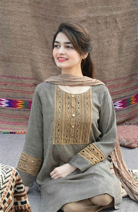 Top Dress And Stylish Designs Of This Season Pakistani Fashion Party