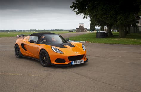 Uk Drive The Lotus Elise Cup 250 Is The Perfect Enthusiast Car For