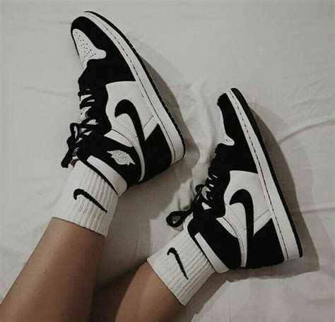 Black Dark Aesthetic Shoes Soft Nike Air Socks Fashion Moda Outfit Clothes Tumblr Egirl Grunge