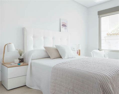 Dormitorio blanco y beige | Decoracion dormitorio ...