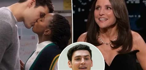 Julia Louis Dreyfus Reacts To Sons ‘very Racy Scenes In ‘sex Lives Of