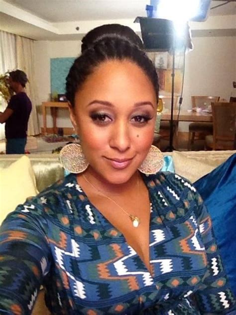 pregnant tamera mowry housley is due any day now tamera mowry tia tamera tia and tamera mowry