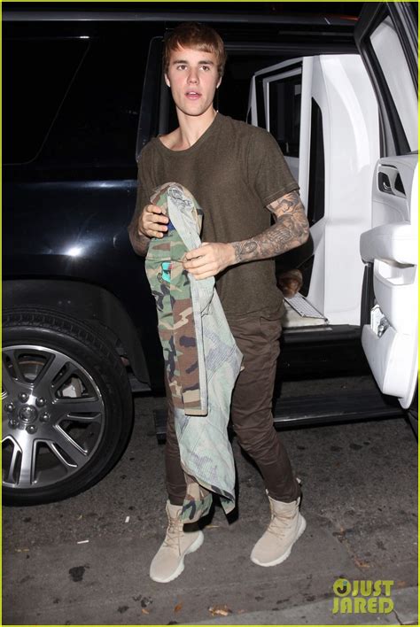 Photo Justin Bieber Asks Paparazzi Why You Gotta Yell At Me 24 Photo 3825803 Just Jared