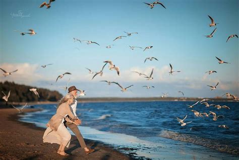 Heartwarming Pictures Of Beautiful Elderly Couple Prove That Love Has No Age Limit