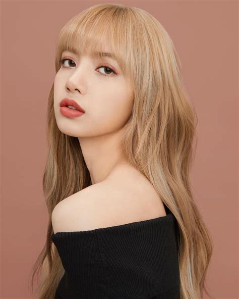 Potret Lisa Blackpink Yang Berulangtahun Ke 22 Tahun