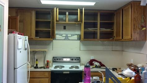 Pictures of top 2021 kitchen designs, diy decor, wall & cabinet colors & remodel tips. Fix Lovely: How to raise your kitchen cabinets