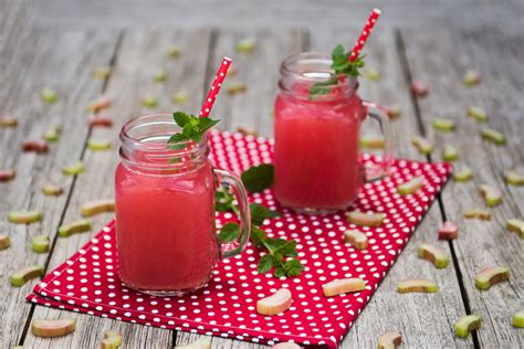 rhubarb juice delicious