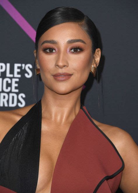Peoples Choice Awards 2018 The Best Skin Hair And Makeup Looks On